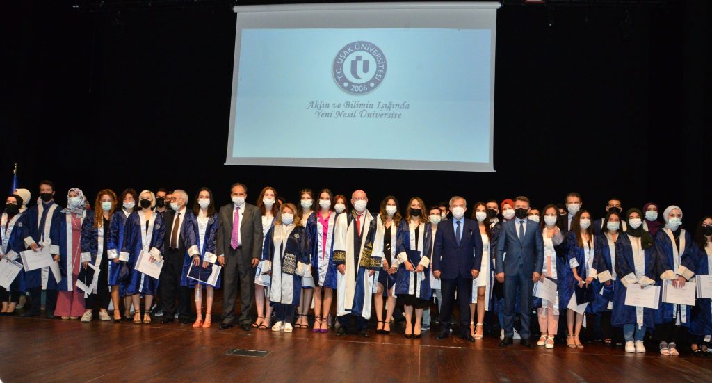 Uşak Üniversitesinde 2020-2021 Akademik Yılı Mezuniyet Ödül Töreni Coşkusu