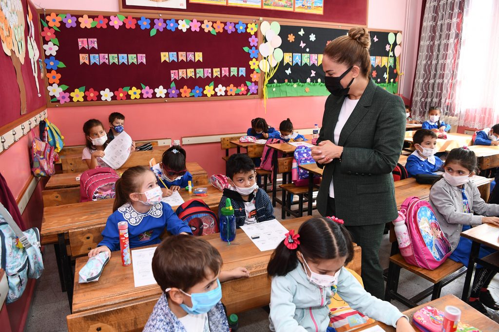 Vali Funda Kocabıyık 2021-2022 Eğitim-Öğretim Yılı’nın ilk gününde Aydın Turan İlkokulunu ziyaret etti. - DSC 0018