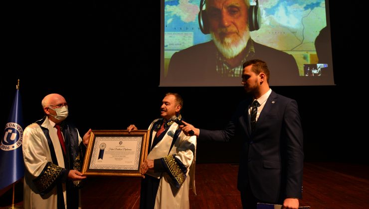 Uşak Üniversitesi Prof. Dr. Nevzat Kor’a Fahri Doktora Unvanı Verdi