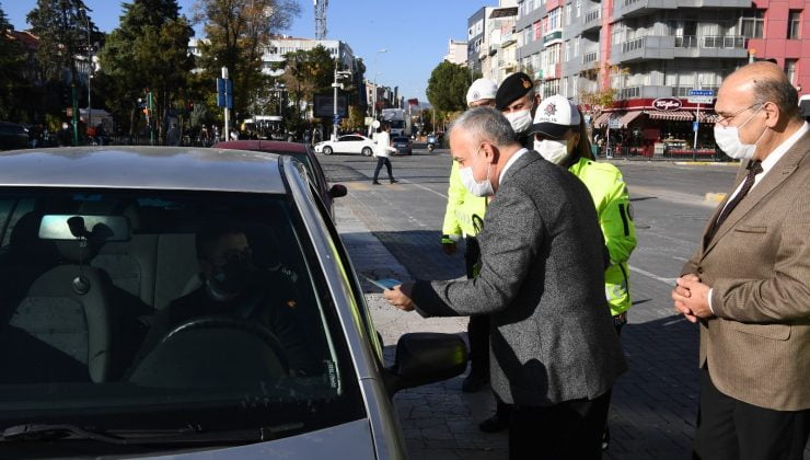Vali Vekili Muammer Balcı, ‘Bi Hareketine Bakar Hayat’ Ana Temalı Kampanya Kapsamında Trafik Uygulamasına Katıldı.