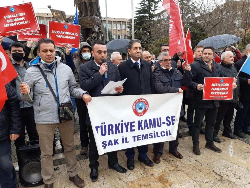 Türkiye Kamu-Sen Uşak İl Temsilcisi İrfan Kılınçer ’in basın açıklamasına yoğun katılım sağlandı. - WhatsApp Image 2021 12 15 at 19.12.20 1