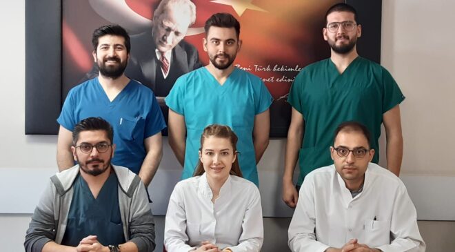 Uşak Üniversitesi Diş Hekimliği Fakültesi Ağız, Diş ve Çene Cerrahisi  Çene-Yüz Bölgesini İlgilendiren Hastalıkların Tedavilerini Yürütmektedir.