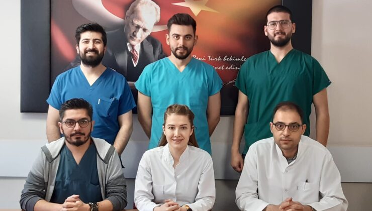 Uşak Üniversitesi Diş Hekimliği Fakültesi Ağız, Diş ve Çene Cerrahisi  Çene-Yüz Bölgesini İlgilendiren Hastalıkların Tedavilerini Yürütmektedir.
