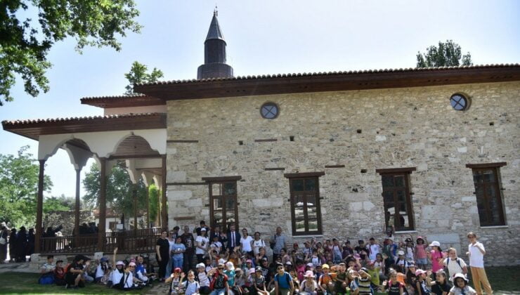 Uşak Valisi Dr. Turan Ergün, Vali Orhan Tavlı ile birlikte Yaşayan Tarih Kenti Stratonikeia’ da İncelemelerde Bulundu