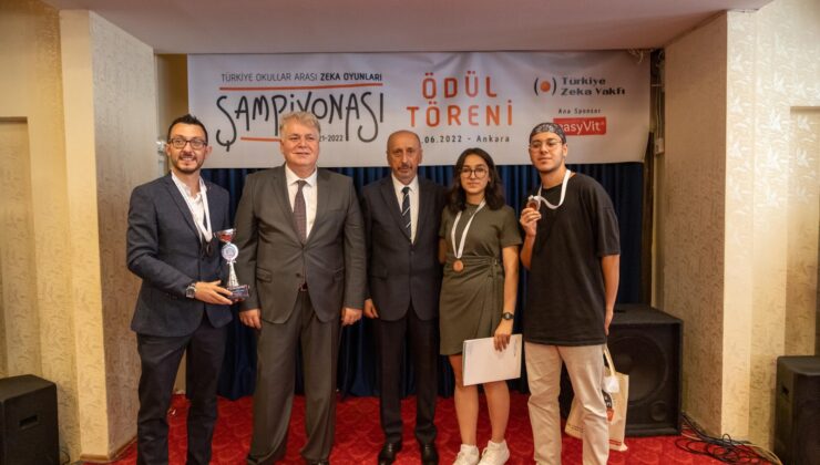 Türkiye Okullar Arası Zekâ Oyunları Şampiyonası’nın Ödül Töreni