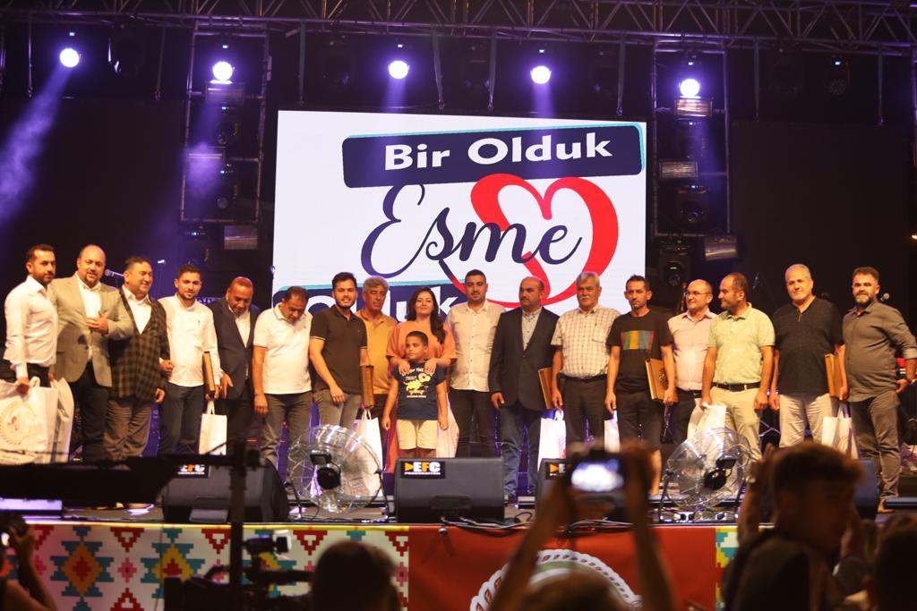 Eşme Turistik Kilim Kültür ve Sanat Festivali, Hande Yener Fırtınası Esti