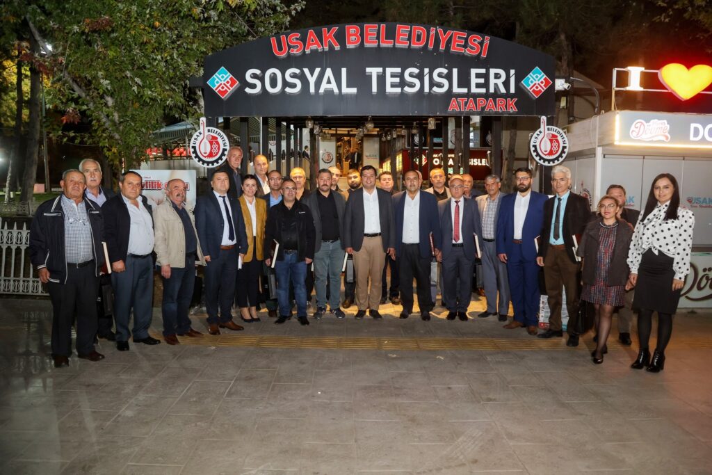 Uşak Belediye Başkanı Mehmet Çakın Uşak Merkez Mahalle Muhtarlarıyla Bir Araya Geldi