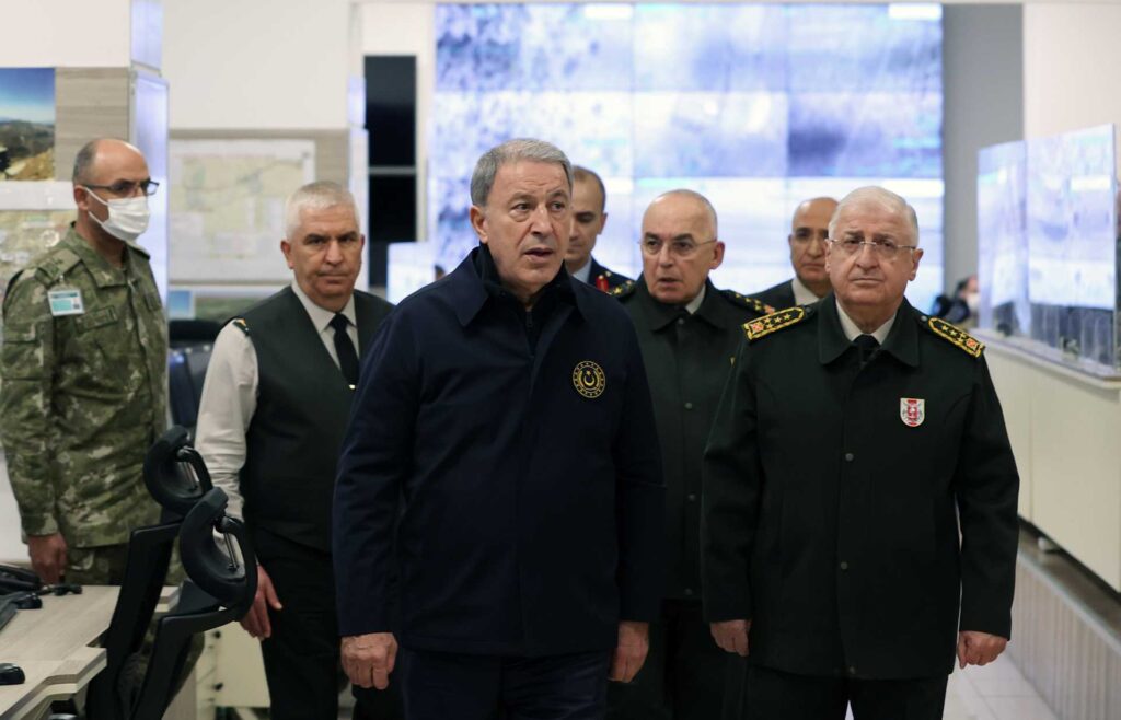 Millî Savunma Bakanı Hulusi Akar Meclisten Çıktı, Harekât Merkezine Gitti