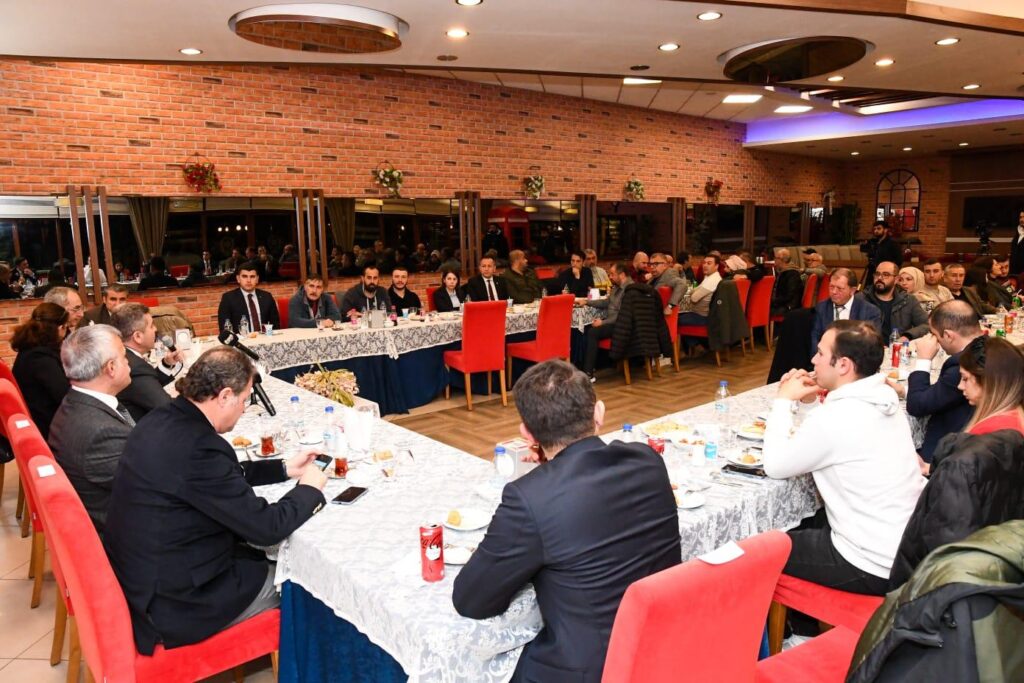 Vali Dr. Turan Ergün, İlimizdeki Basın Mensupları Ve İdarecilerle Akşam Yemeğinde Bir Araya Geldi