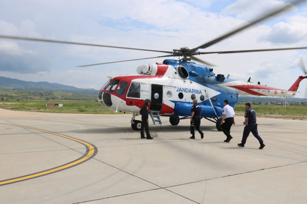 Uşak İl Jandarma Komutanlığı Helikopter İle Havadan Trafik Denetimi