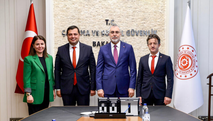 Uşak Belediye Başkanı Mehmet Çakın, Çalışma ve Sosyal Güvenlik Bakanı Vedat Işıkhan’ı Ziyaret Etti