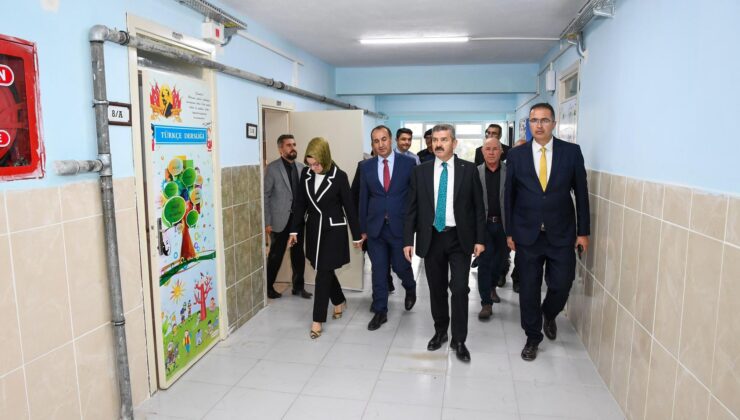 Uşak Valisi Dr. Turan Ergün, Şehit Ruhi Çetin İlk Ve Ortaokulu’nu Ziyaret Etti.