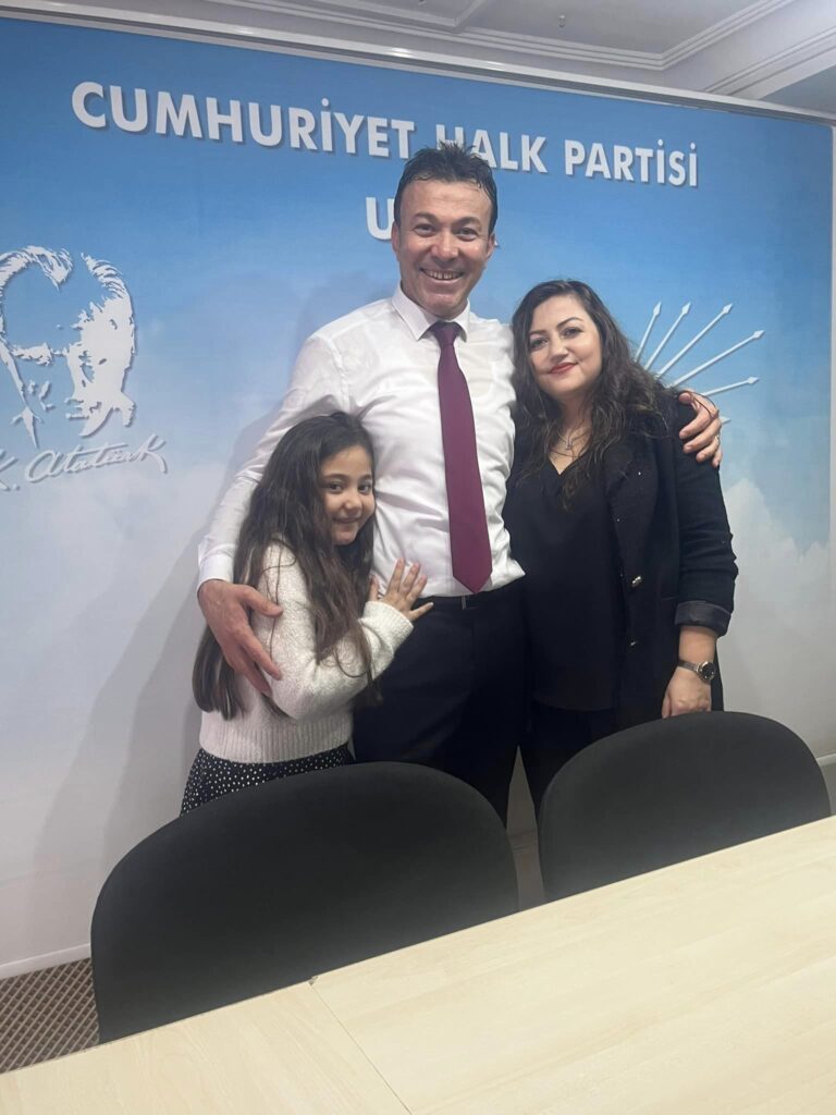 Prof. Dr. Barış Metin Uşak Belediye Başkanı Aday Adaylığı ismet Paşa Caddesinde Aday Adaylığını Açıkladı
