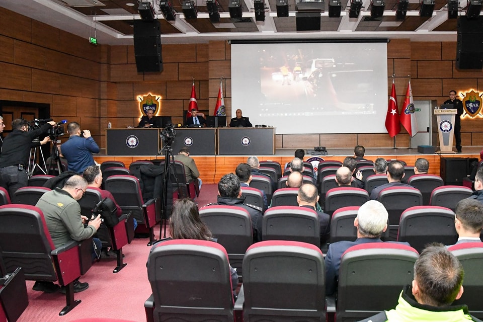 Uşak Valisi Dr. Turan Ergün, Uşak'ın Huzur Ve Güvenliği İle İlgili Çalışmalar Hakkında Bilgi Verdi