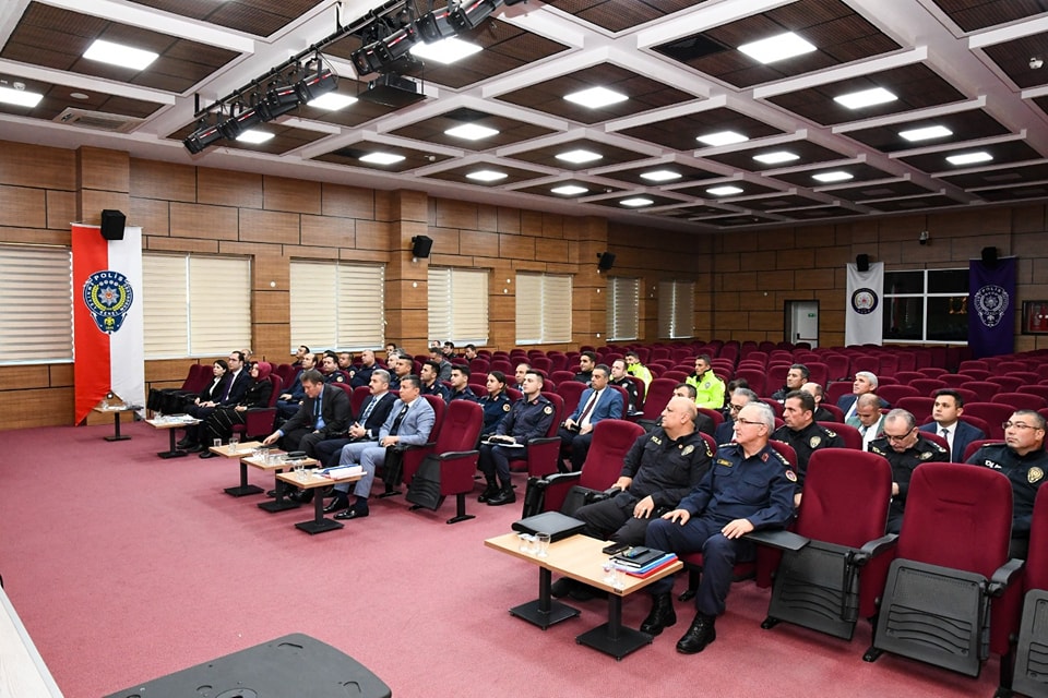 Uşak'ta Emniyet Ve Jandarma Teşkilatının 2023 Yılı Çalışmaları Değerlendirildi