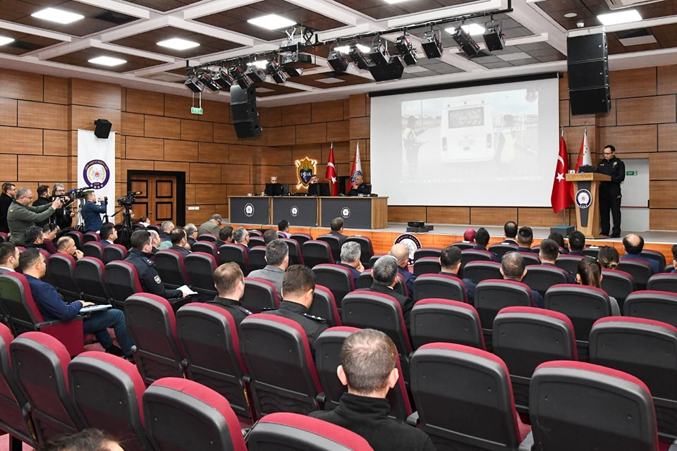 Uşak Valisi Dr. Turan Ergün, Uşak'ın Huzur Ve Güvenliği İle İlgili Çalışmalar Hakkında Bilgi Verdi