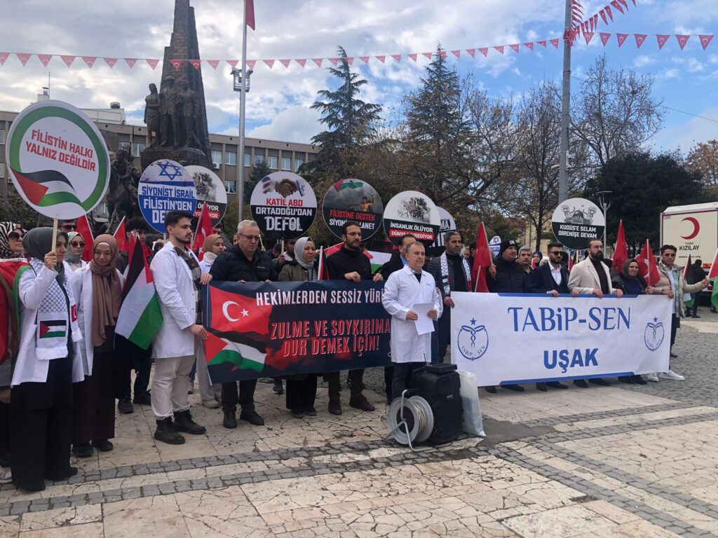 Hekimler Ve Sağlık Çalışanları, İsrail'in Filistin'e Yönelik Saldırılarına Karşı "Sessiz Yürüyüş" Düzenledi