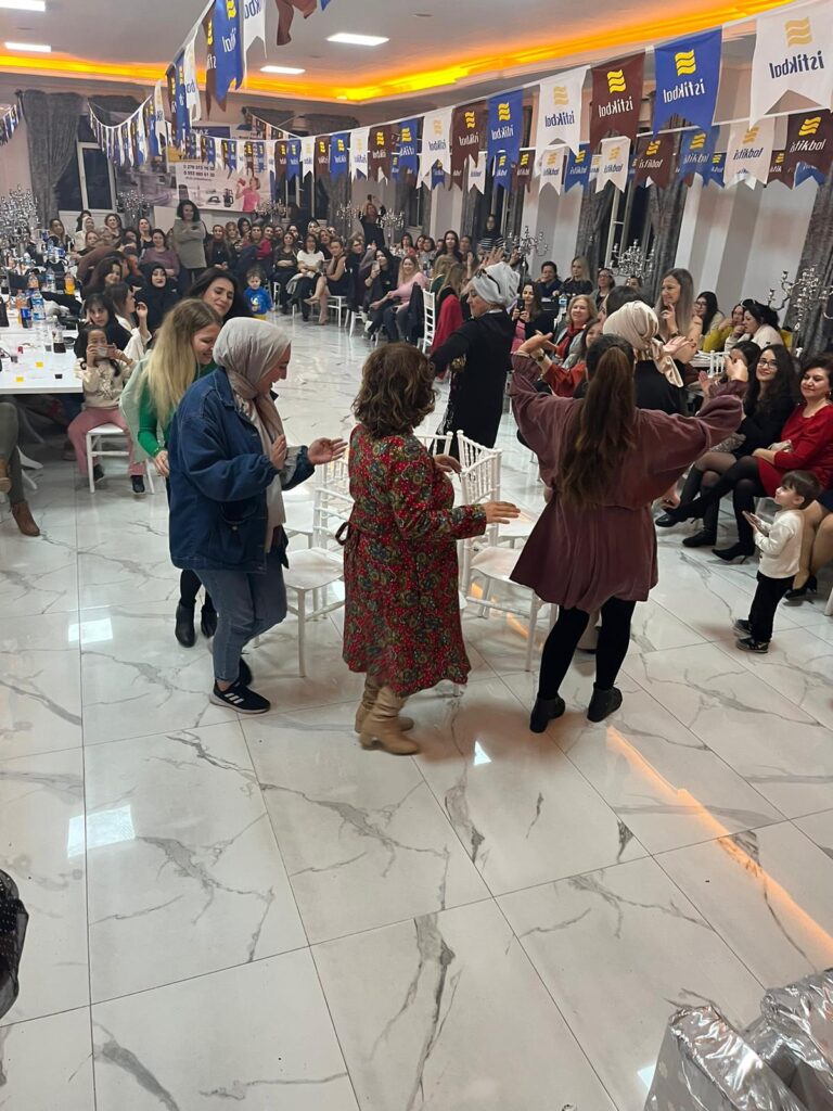 İstikbal Banaz Mağazası'nda Özlem Ertürk'ün Organizasyonuyla Unutulmaz Girişimci Kadınlar Gecesi - 16e2cefd 49f8 49f8 83b5 e4630c26e50f