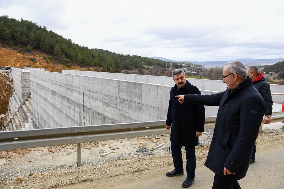 Uşak Valisi Dr. Turan Ergün, Sorkun Göleti'nde İncelemelerde Bulundu