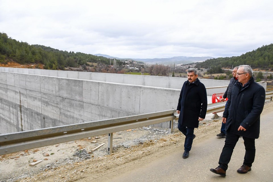 Uşak Valisi Dr. Turan Ergün, Sorkun Göleti'nde İncelemelerde Bulundu
