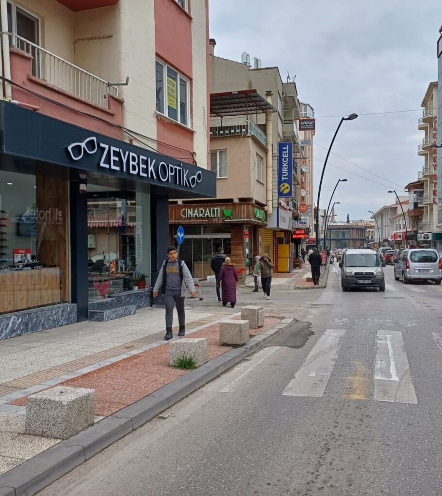 Özdemir Mahallesi'nde Zeybek Optik Açıldı - Güneş Gözlüklerinde Kaçırılmayacak Fırsatlar!