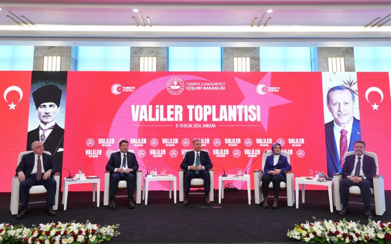 İçişleri Bakanı Sayın Ali Yerlikaya, Sayın Cevdet Yılmaz’ın Teşrifleriyle Düzenlenen Valiler Buluşması’nda Konuştu