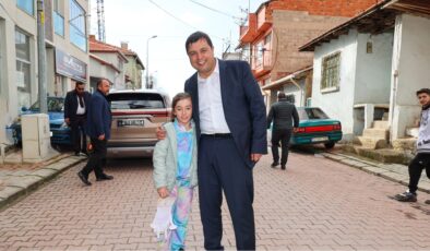 Uşak Belediye Başkanı ve AK Parti Uşak Belediye Başkan Adayı Mehmet Çakın, Dikilitaş Mahallesi Sakinlerini Ziyaret Etti