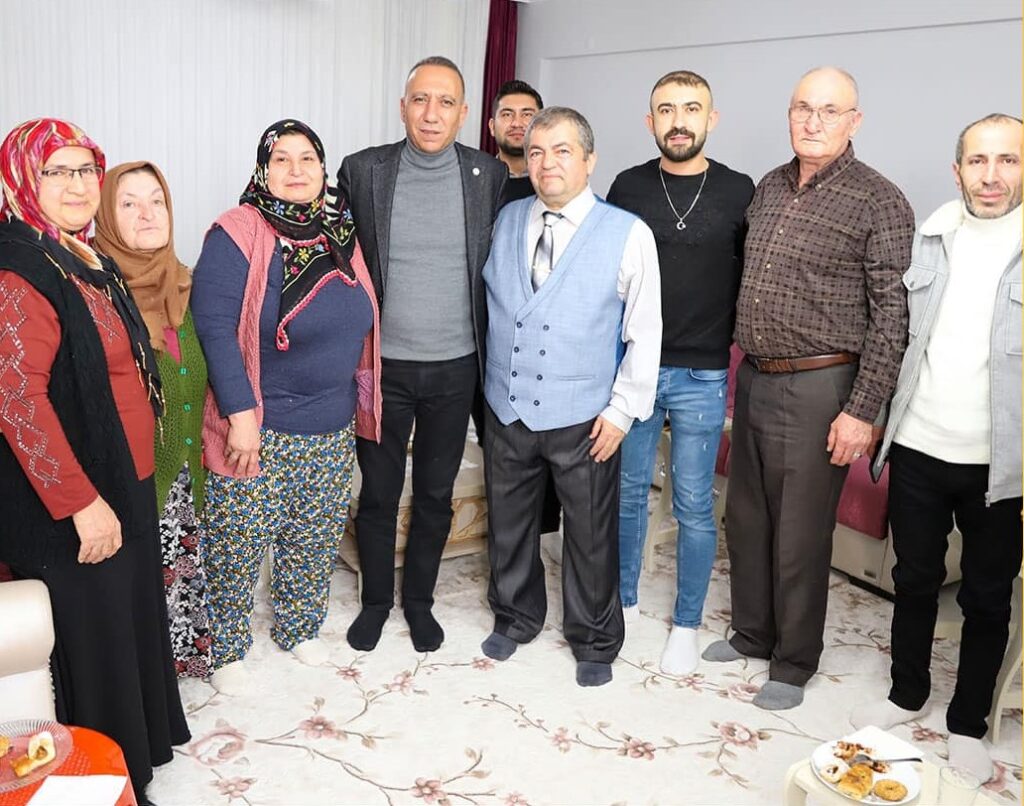 İyi Parti Uşak Belediye Başkan Adayı Muhammet Gür, Ramazan Ulupınar ve Orhan Tuncay Kardeşlerini Ziyaret Etti