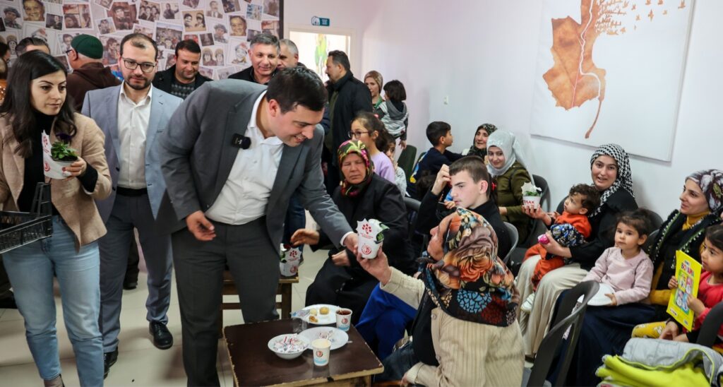 Mehmet Çakın, Vefa Yaşam Merkezi'nde Kıymetli Büyüklerimize Ziyaret Gerçekleştirdi