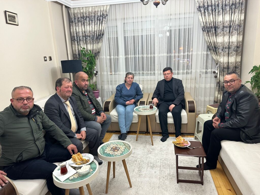 Ak Parti Uşak Milletvekili Fahrettin Tuğrul'a Gazetecilerden Taziye Ziyareti