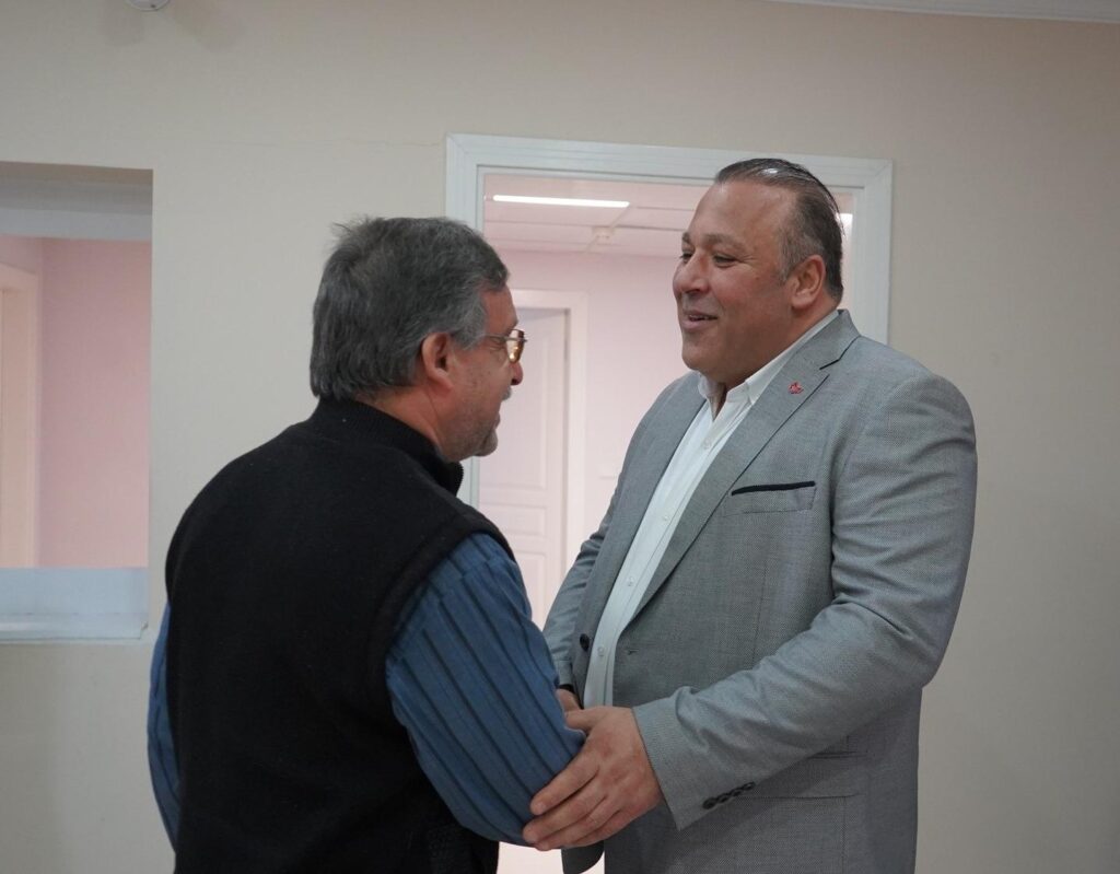 MHP Uşak Belediye Başkan Adayı Sezer Ateş, Uşak Ticaret İl Müdürlüğü'nü ziyaret ederek, seçim çalışmaları hakkında bilgiler aldı