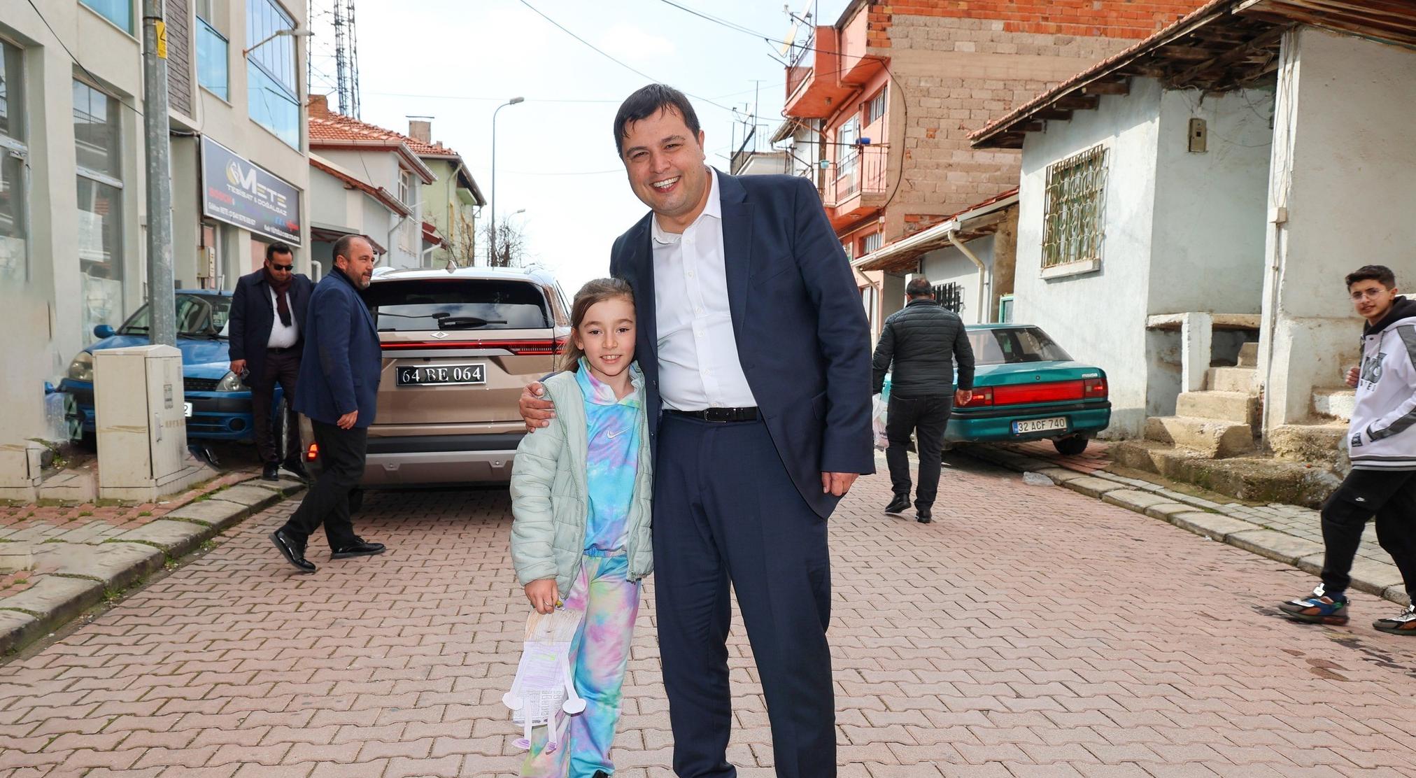 Uşak Belediye Başkanı ve AK Parti Uşak Belediye Başkan Adayı Mehmet Çakın, Dikilitaş Mahallesi Sakinlerini Ziyaret Etti