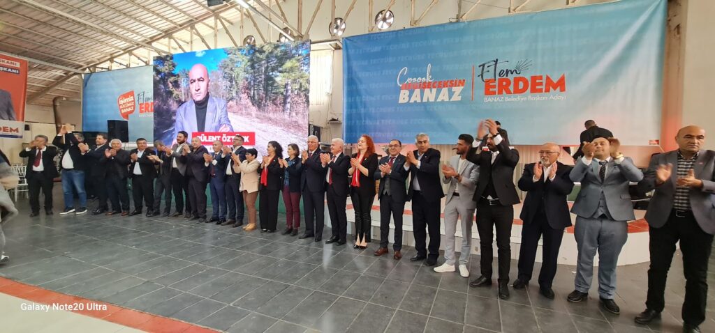 "Banaz'da CHP Adayı Ethem Erdem'e Geniş Katılımlı Büyük Destek"