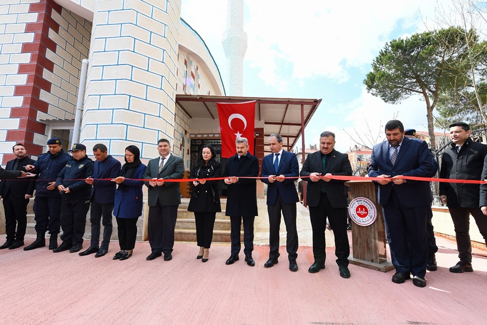 Uşak Valisi Dr. Turan Ergün, Kubbeli Camii'nin Açılışında Eşme İlçesine Neşe Getirdi