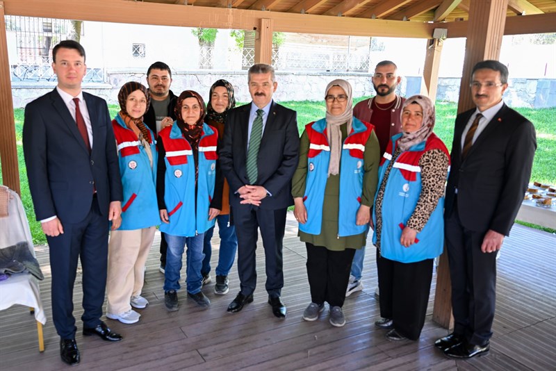 Vali Ergün, Aile Destek Merkezi (ADEM) Projesi Kapsamında Düzenlenen Dönem Sonu Sergisini Ziyaret Etti - 3adem5