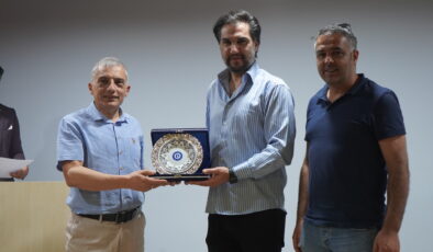 Ünlü Oyuncu Mehmet Pala Uşak Üniversitesi’nde Oyunculuk Derslerine Başladı