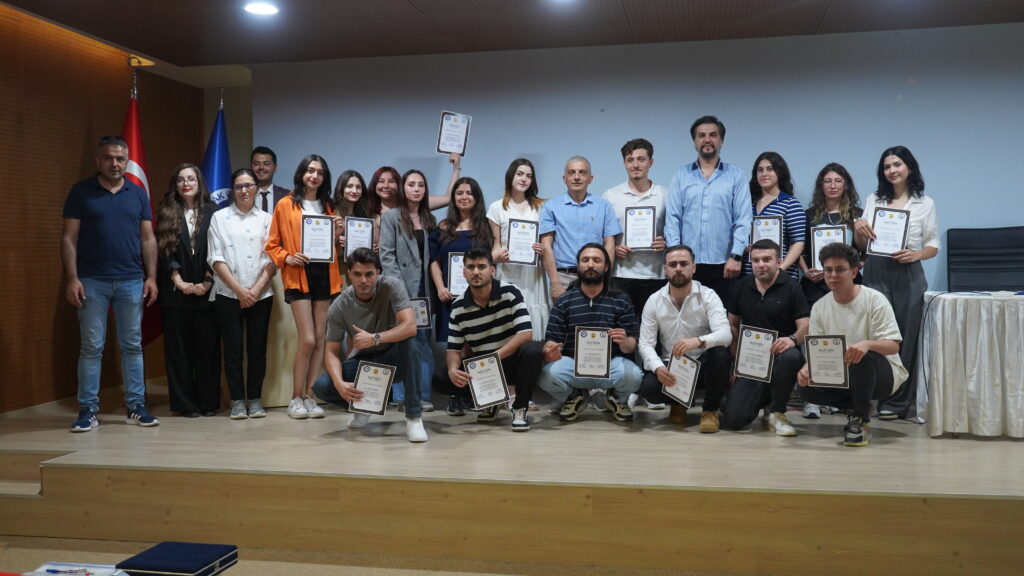 Ünlü Oyuncu Mehmet Pala Uşak Üniversitesi'nde Oyunculuk Derslerine Başladı - DSC02872