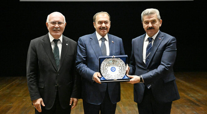 Eski Orman Ve Su İşleri Bakanı Prof. Dr. Eroğlu, Uşak Üniversitesi Öğrencileriyle Buluştu