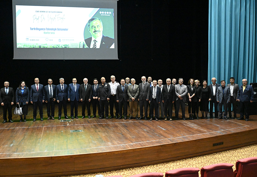 Eski Orman Ve Su İşleri Bakanı Prof. Dr. Eroğlu, Uşak Üniversitesi Öğrencileriyle Buluştu - toplu 1