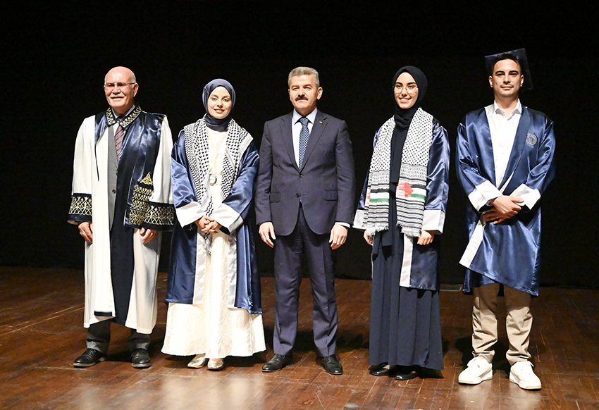 Uşak Üniversitesi 2023-2024 Akademik Yılı Mezuniyet Ödül Töreni, Gerçekleştirildi.