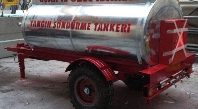 Uşak’ta Köy Muhtarları Yangın Söndürme Tankerlerini Bahçe Sulamada Kullanıyor!
