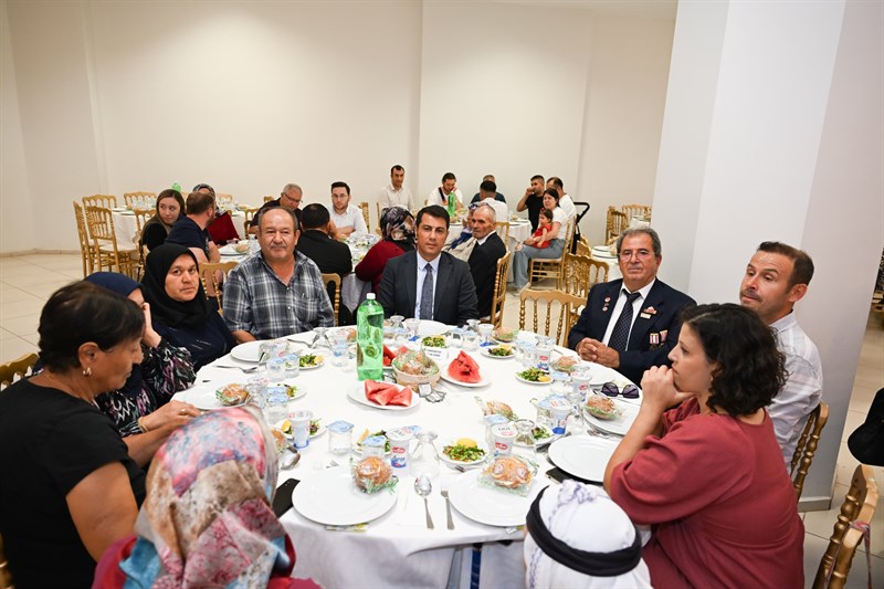 Vali Dr. Turan Ergün, 15 Temmuz Demokrasi Ve Milli Birlik Günü’nde Şehit Aileleri Ve Gazilerle Buluştu - 1 yemek4