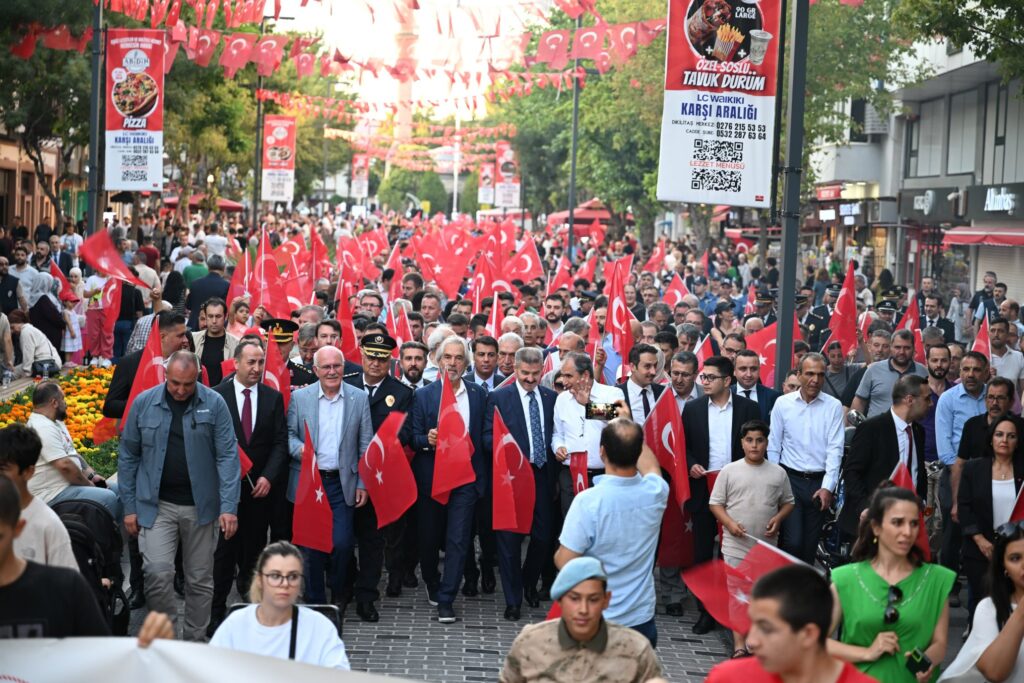 15 Temmuz Demokrasi ve Milli Birlik Günü Dolayısıyla Program Gerçekleştirildi - 2 yuruyus2