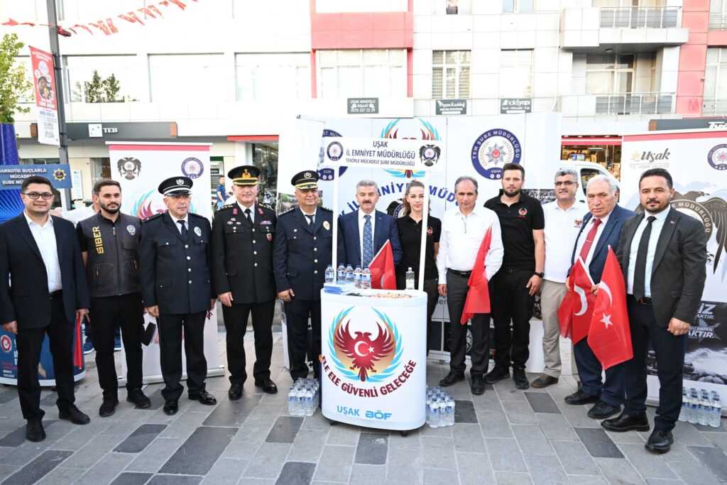 15 Temmuz Demokrasi ve Milli Birlik Günü Dolayısıyla Program Gerçekleştirildi - 4 stand4 1