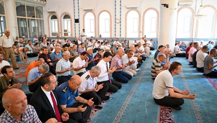 Yücetepe Camii’nde 15 Temmuz Anısına Mevlid-i Şerif Ve Dualar