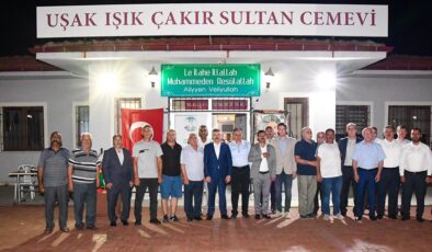 Vali Dr. Turan Ergün, Uşak Işık Çakır Sultan Cemevi’nde Düzenlenen Muharrem Ayı İftar Programına Katıldı