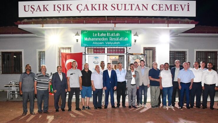 Vali Dr. Turan Ergün, Uşak Işık Çakır Sultan Cemevi’nde Düzenlenen Muharrem Ayı İftar Programına Katıldı