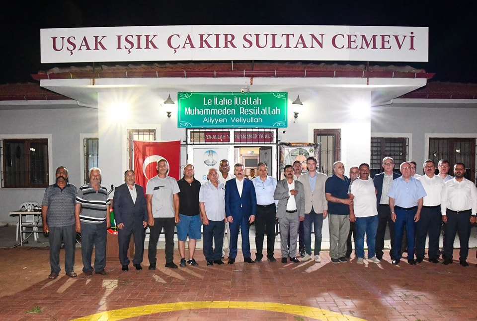 Vali Dr. Turan Ergün, Uşak Işık Çakır Sultan Cemevi'nde Düzenlenen Muharrem Ayı İftar Programına Katıldı - 450967530 789192733384931 3869138626968171728 n