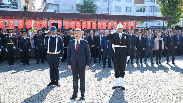 30 Ağustos Zafer Bayramı 15 Temmuz Şehitler Meydanı’nda Düzenlenen Törenle Kutlandı