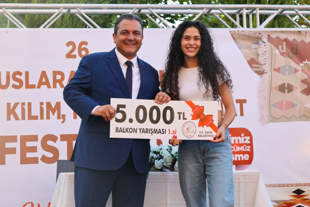 Eşme'de Balkonlar Renklendi - 456578306 10232282357032408 5920258978171593477 n